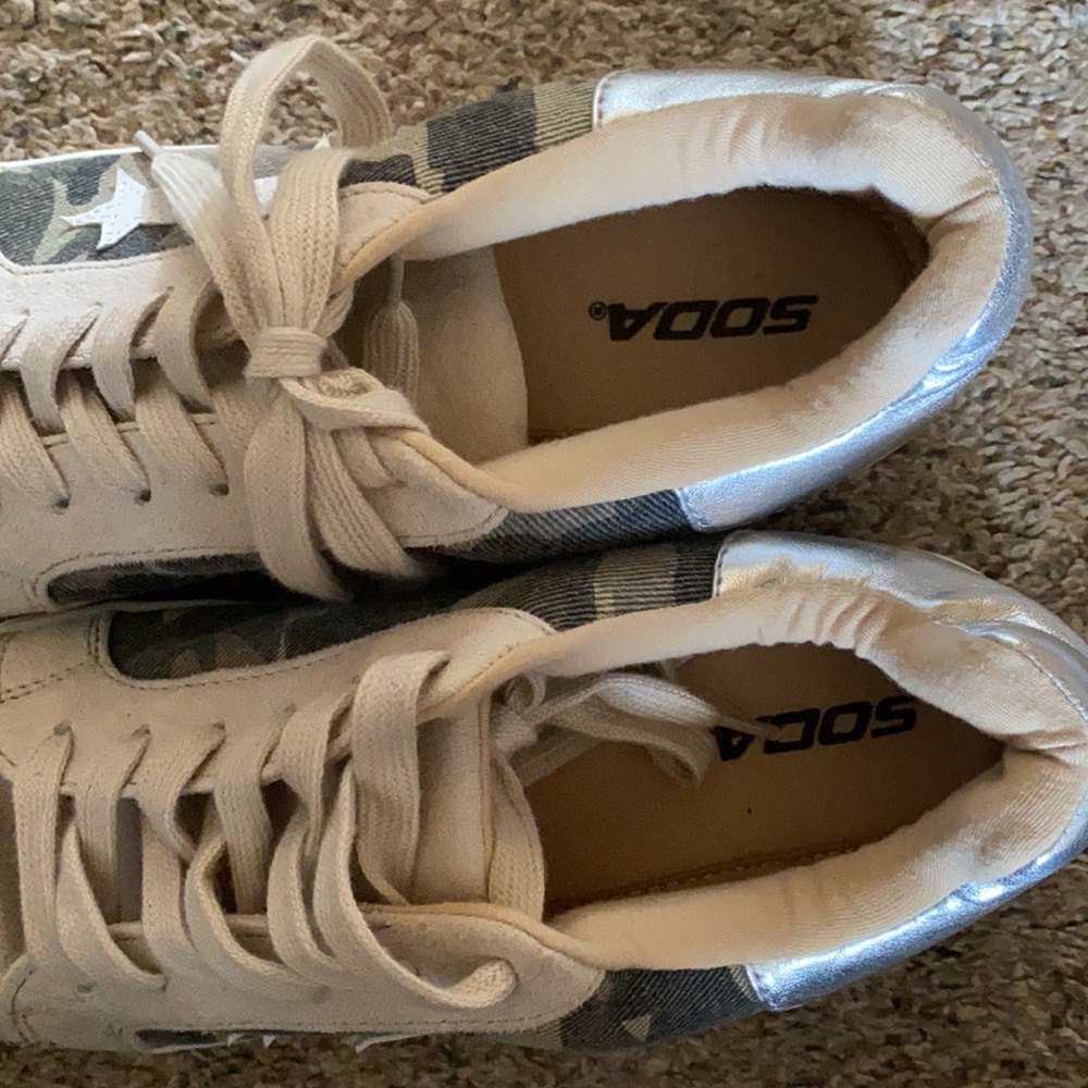 Soda brand sneakers - Picture 2 of 3